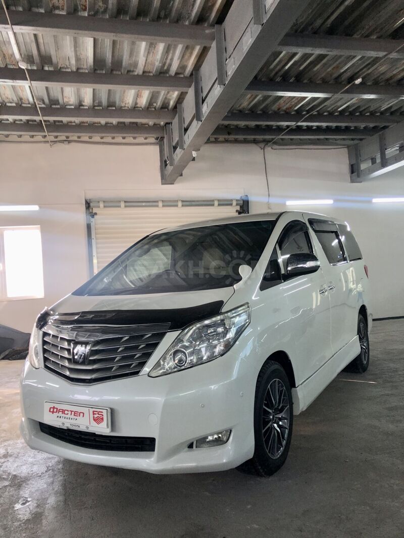 Toyota Alphard 2008