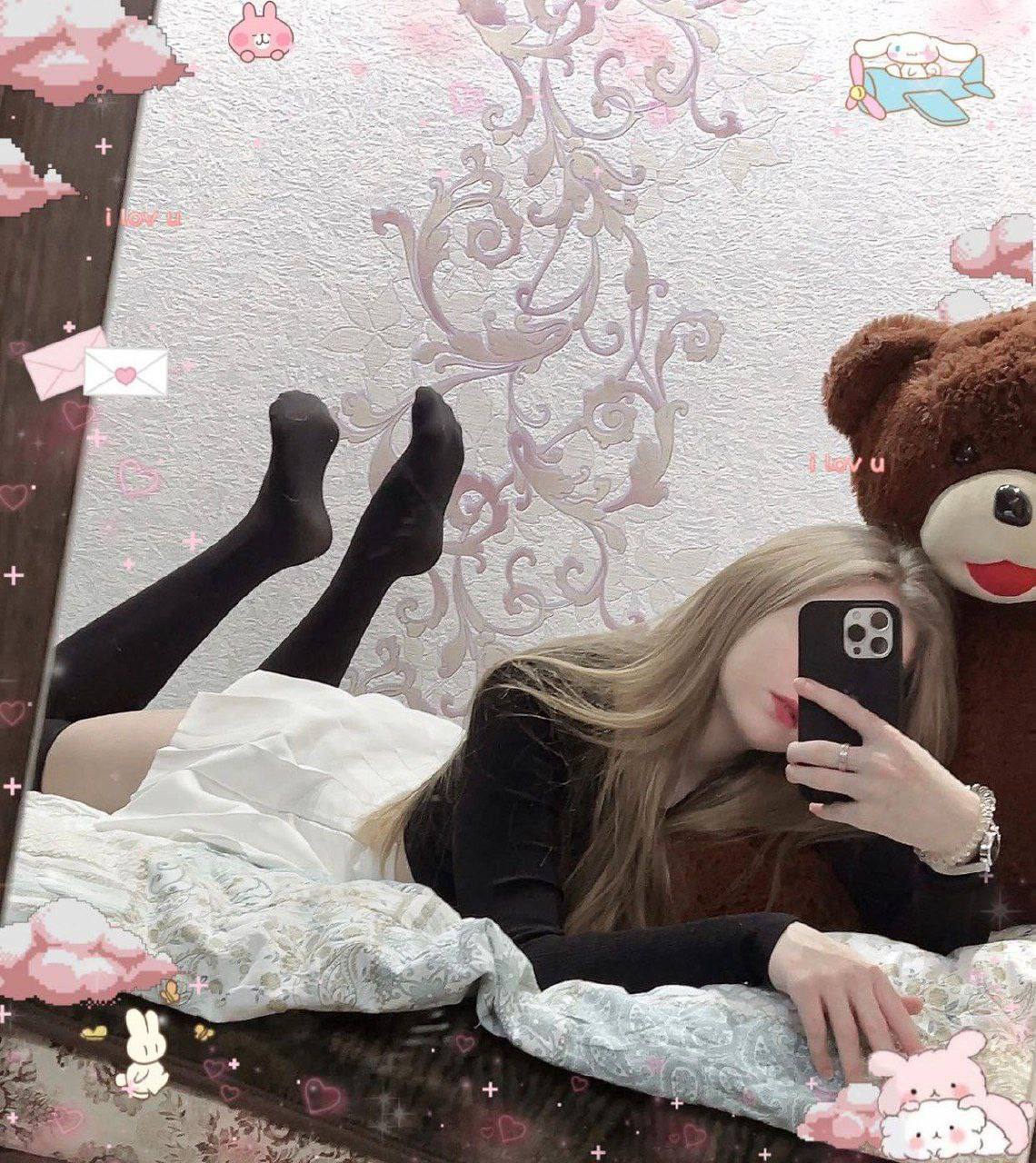 Не успела выйти из душа, а уже снова захотелось себя потрогать. 🙈. 