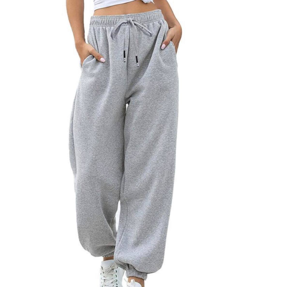 спортивные штаны широкие внизу. спортивные штаны широкие внизу. капа штаны спортивные шаровары. свободные спортивные штаны женские. широкие свободные брюки.