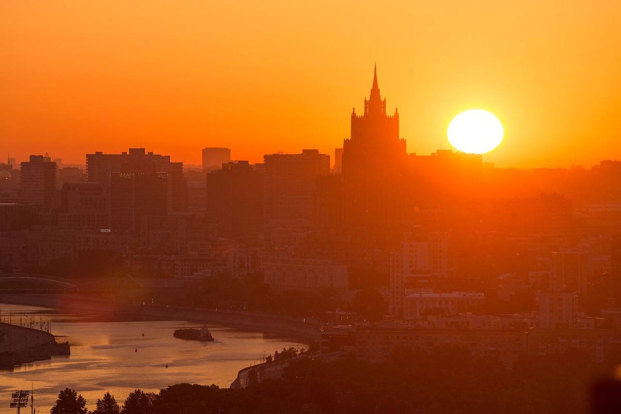 москва ранним утром