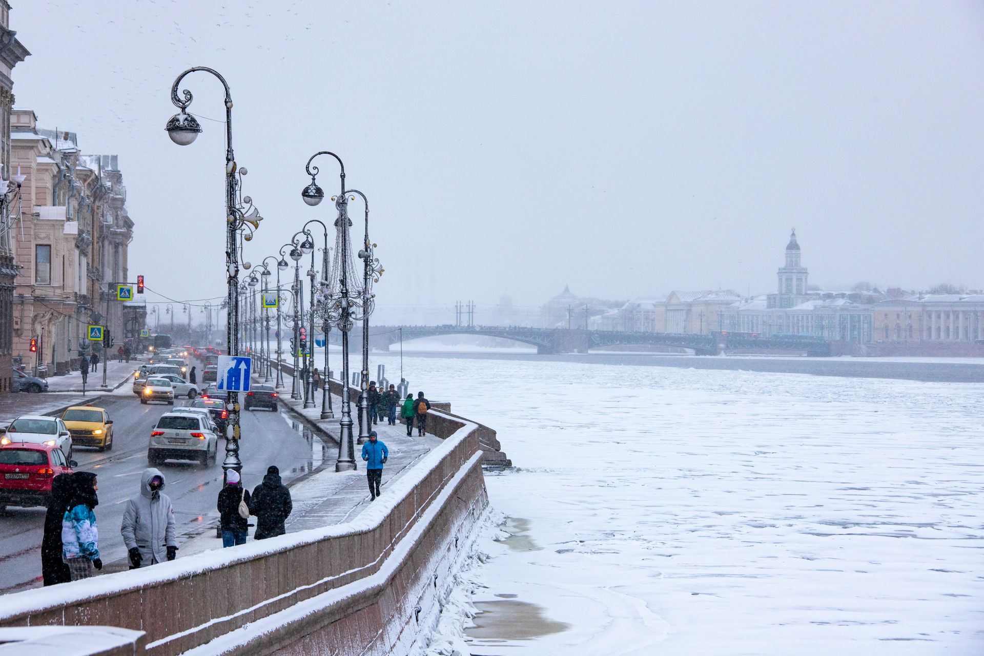 Питер в январе. Известные петербурженки.